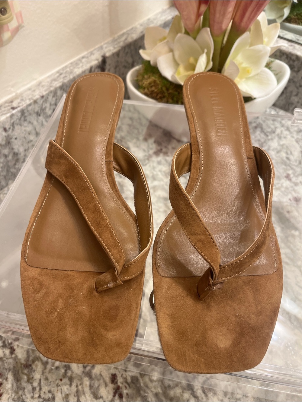 Steve Madden Tan Suede Square-Toe Thong Sandals